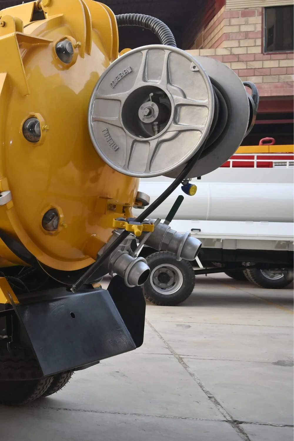 MCSV rear tank and valve controls